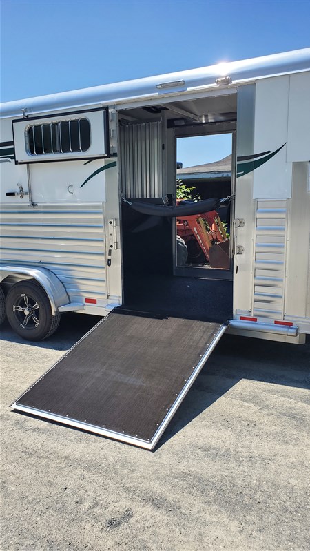 Trailer Photo 9