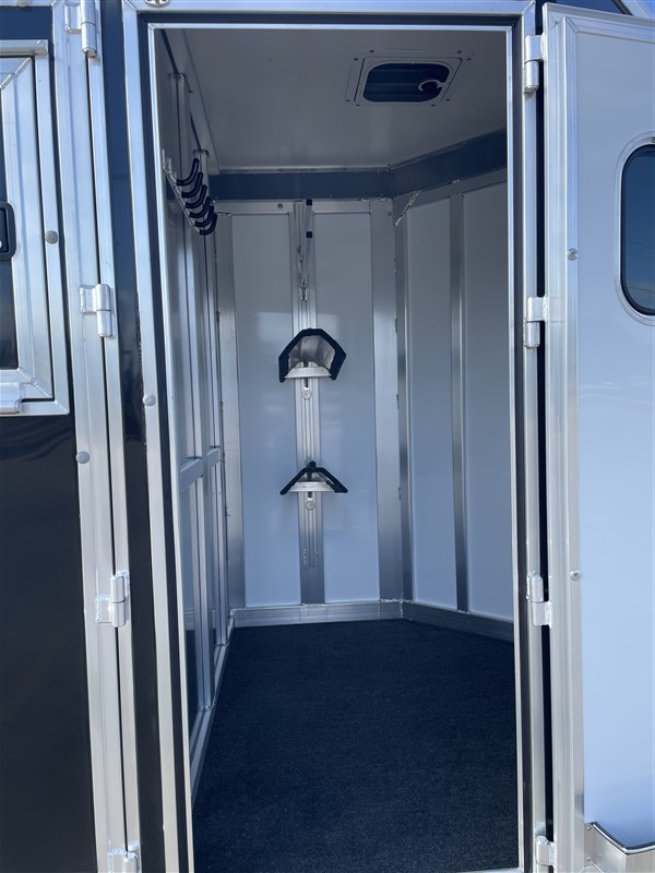 Trailer Photo 11