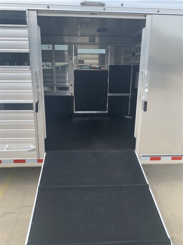 Trailer Photo 11