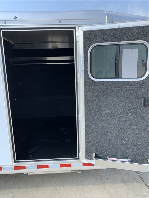 Trailer Photo 12