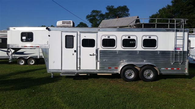 2002  2002 CHEROKEE 4 HORSE WITH LQ ALL ALUMINUM 