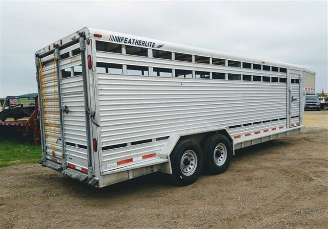 2000 Featherlite 24' Aluminum Stock Trailer (8K Axles)