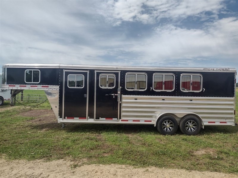 2013 Featherlite gooseneck 4 horse slant