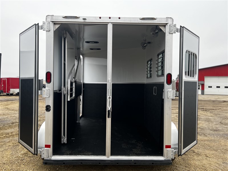 Trailer Photo 10