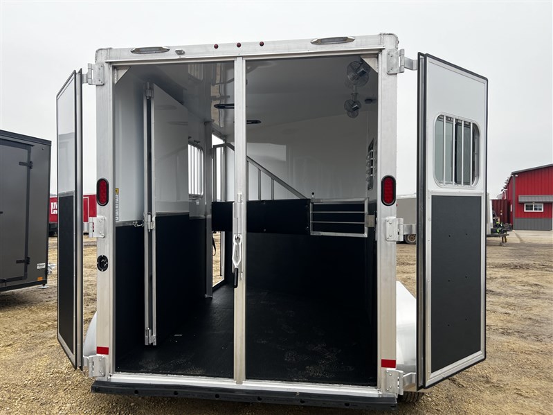 Trailer Photo 12