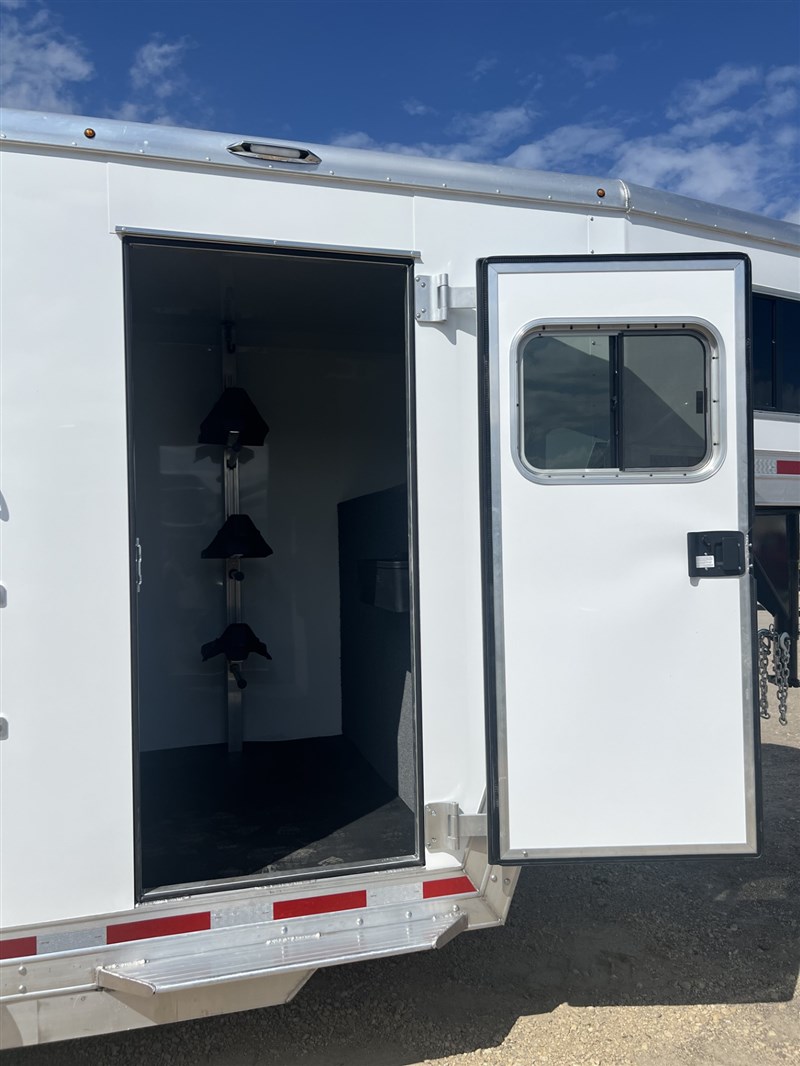 Trailer Photo 10