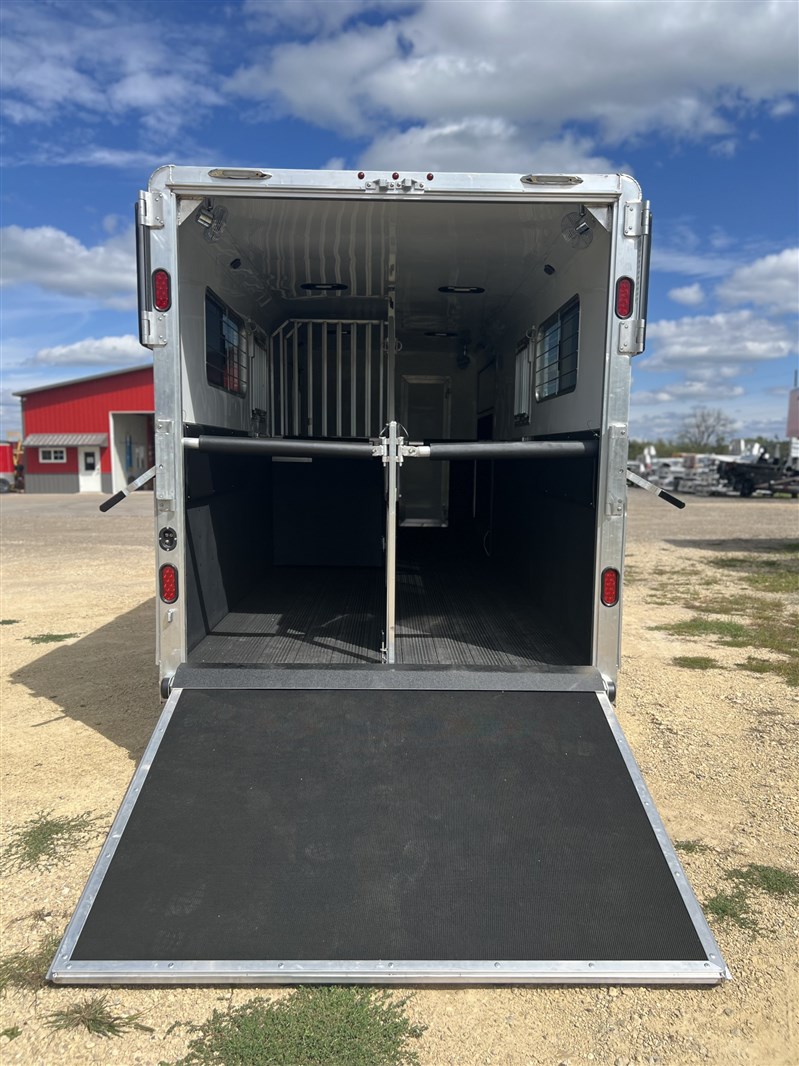 Trailer Photo 18