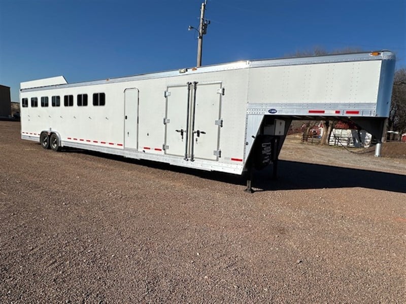 2017 Eby 7 horse trainer trailer