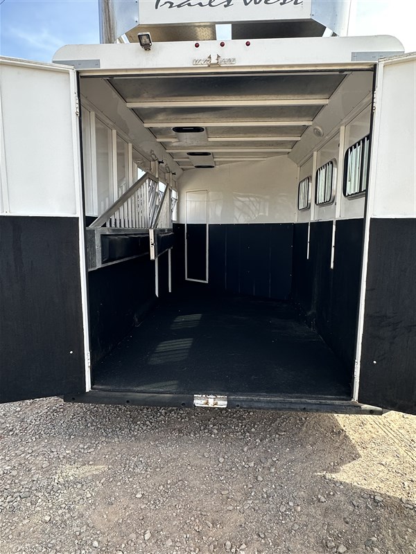 Trailer Photo 14
