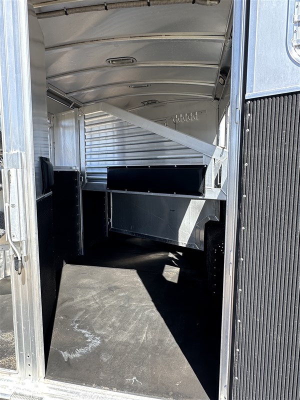 Trailer Photo 14
