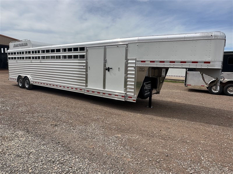 2027 Elite dlx 8 horse split tack