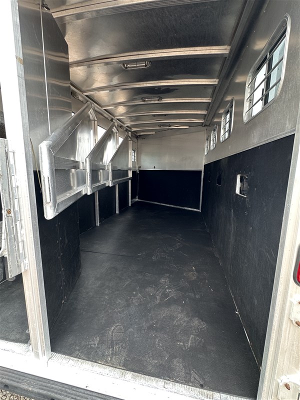 Trailer Photo 13