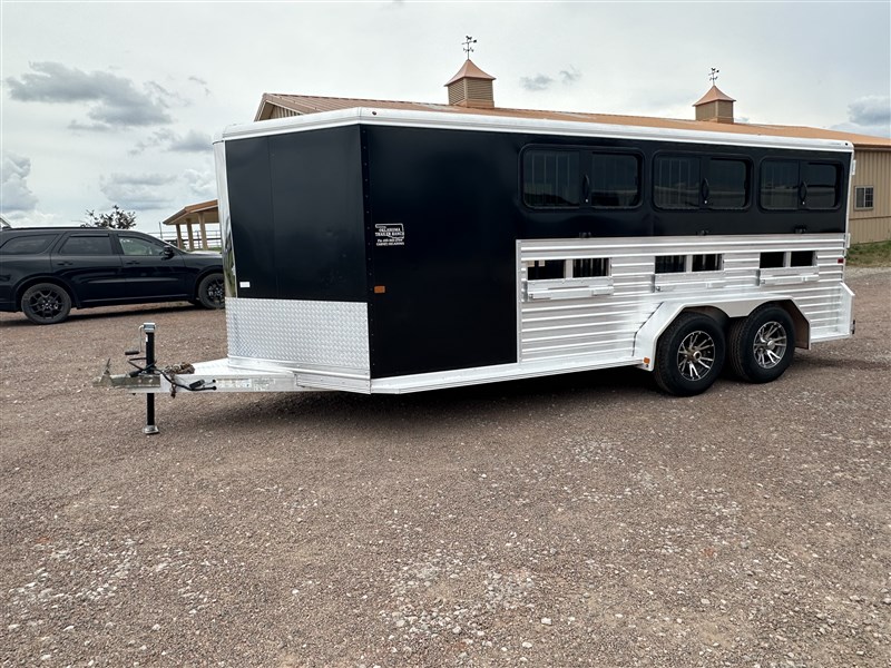 Trailer Photo 4