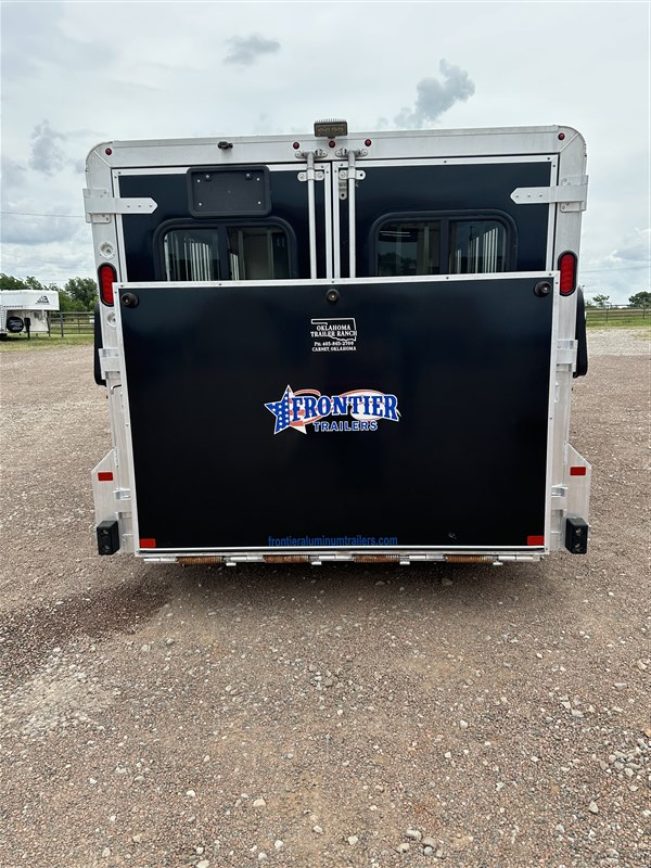 Trailer Photo 8
