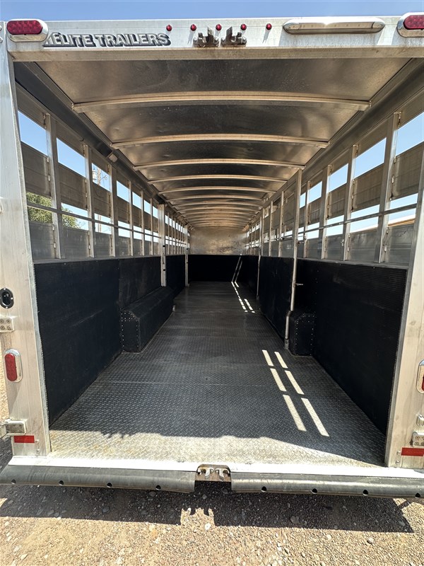Trailer Photo 5