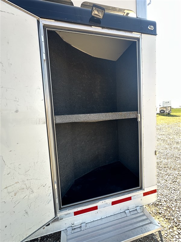 Trailer Photo 7