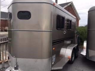 2017 BEE K&K 16" 2 Horse B/P With movable tack