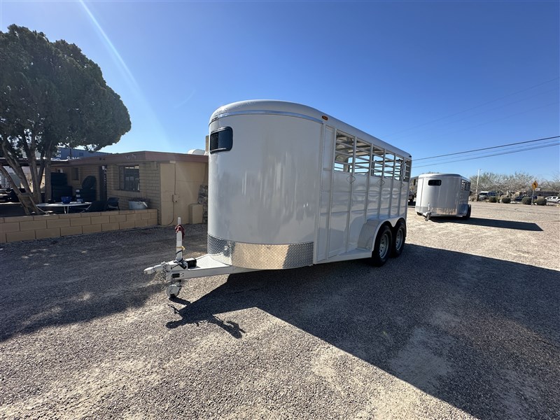 2024 Calico 6 pen livestock trailer