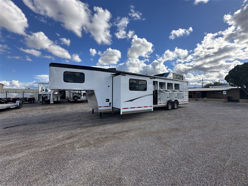 2024 Trails West sierra 11'x15' 4-horse lq