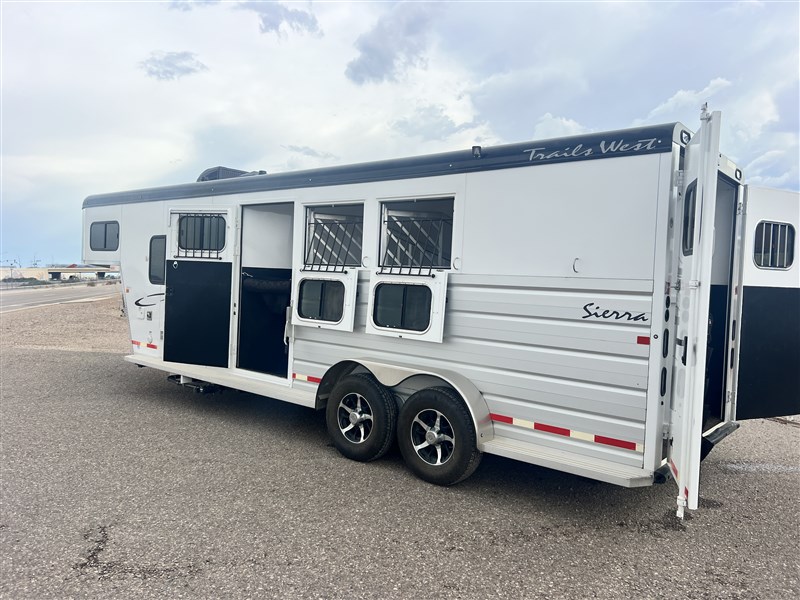 2018 Trails West sierra 7x7 3-horse lq