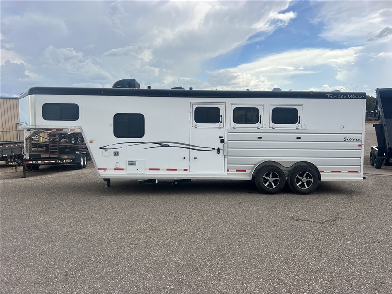 2018 Trails West sierra 7x7 3-horse lq