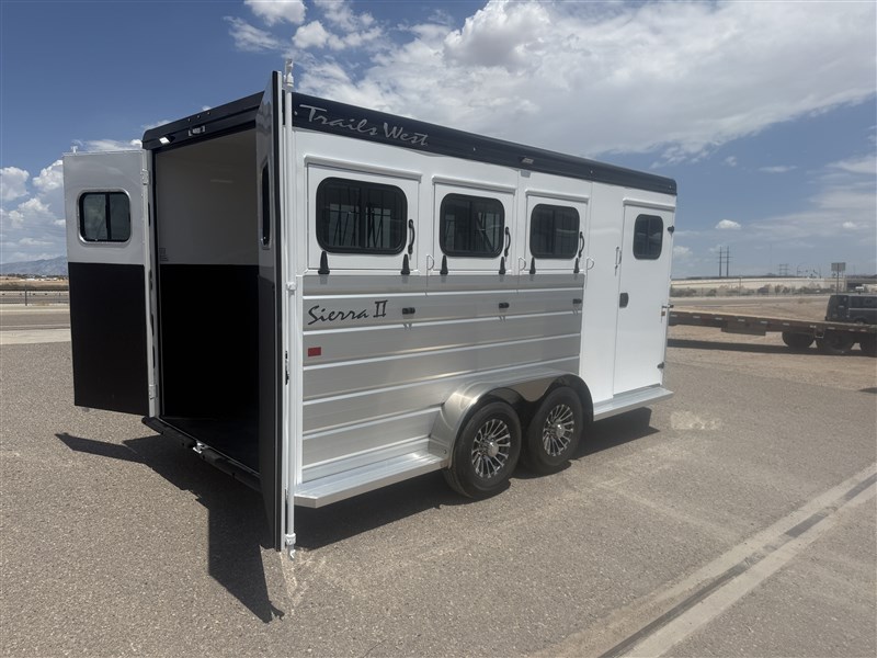 Trailer Photo 8