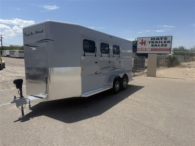 2027 Trails West Classic II 3-Horse BP