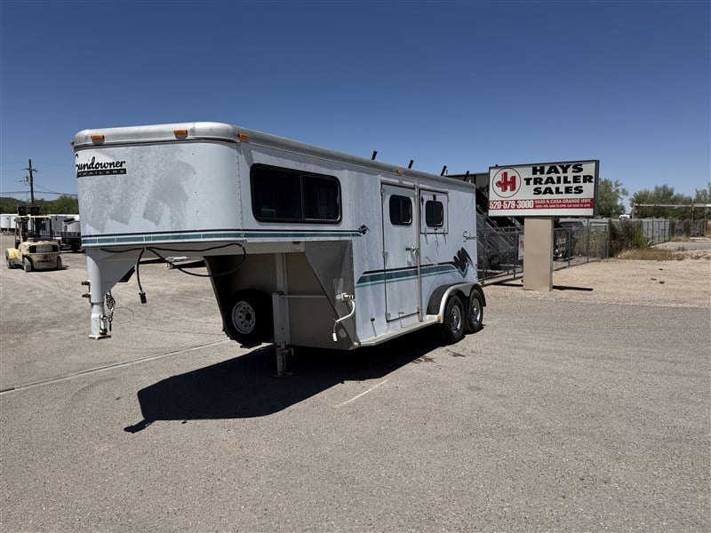 1998 Sundowner 2 Horse Slant Gooseneck