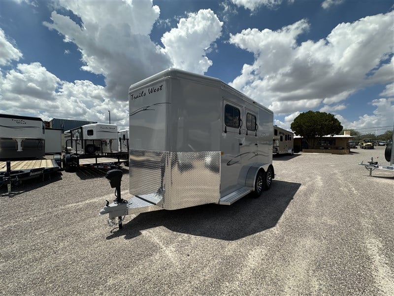 2027 Trails West Classic II 2-Horse BP