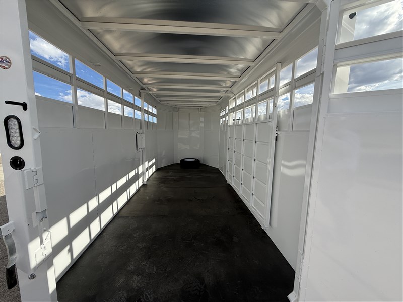 Trailer Photo 6