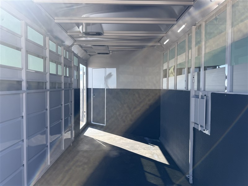 Trailer Photo 6