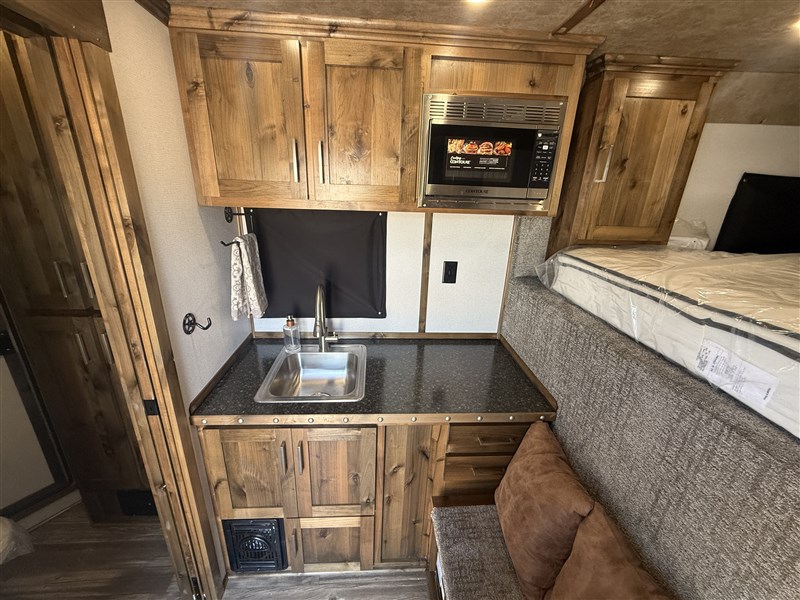 Trailer Photo 13