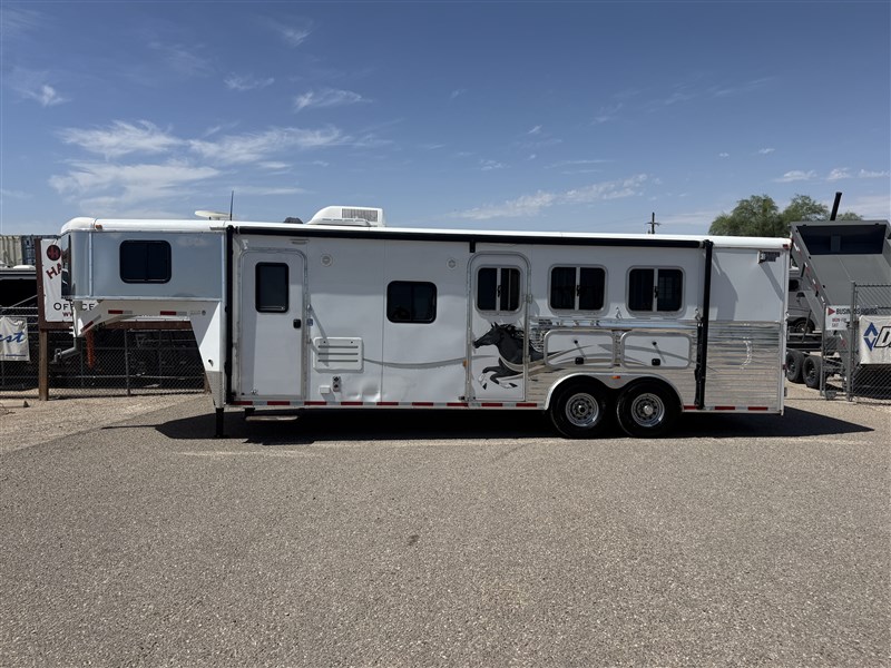 Trailer Photo 2