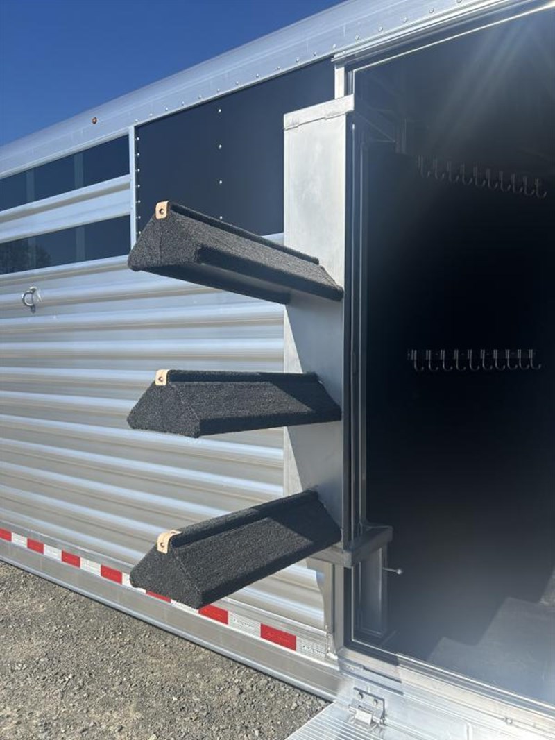 Trailer Photo 17