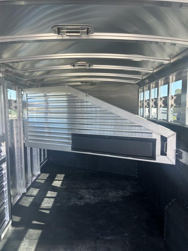 Trailer Photo 25