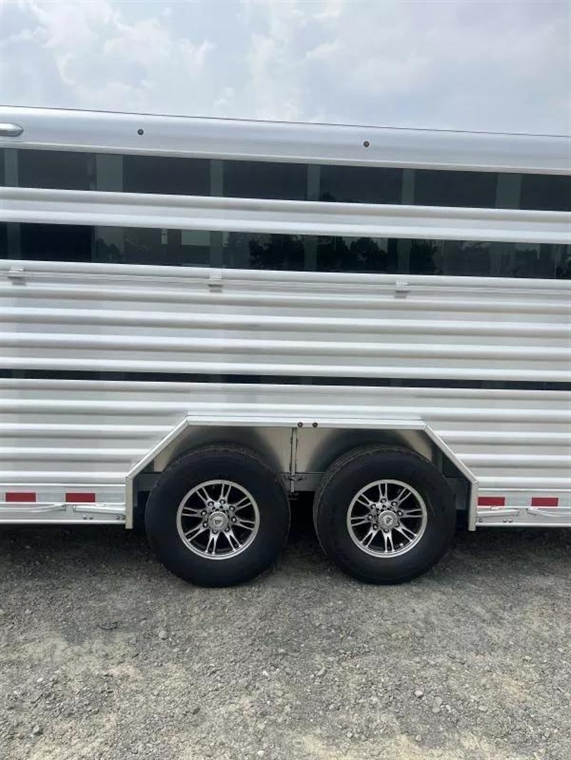 2026 Elite 8’x30’ show cattle stock combo