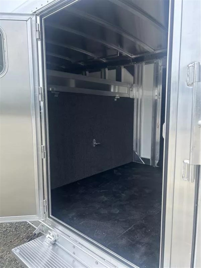 Trailer Photo 19