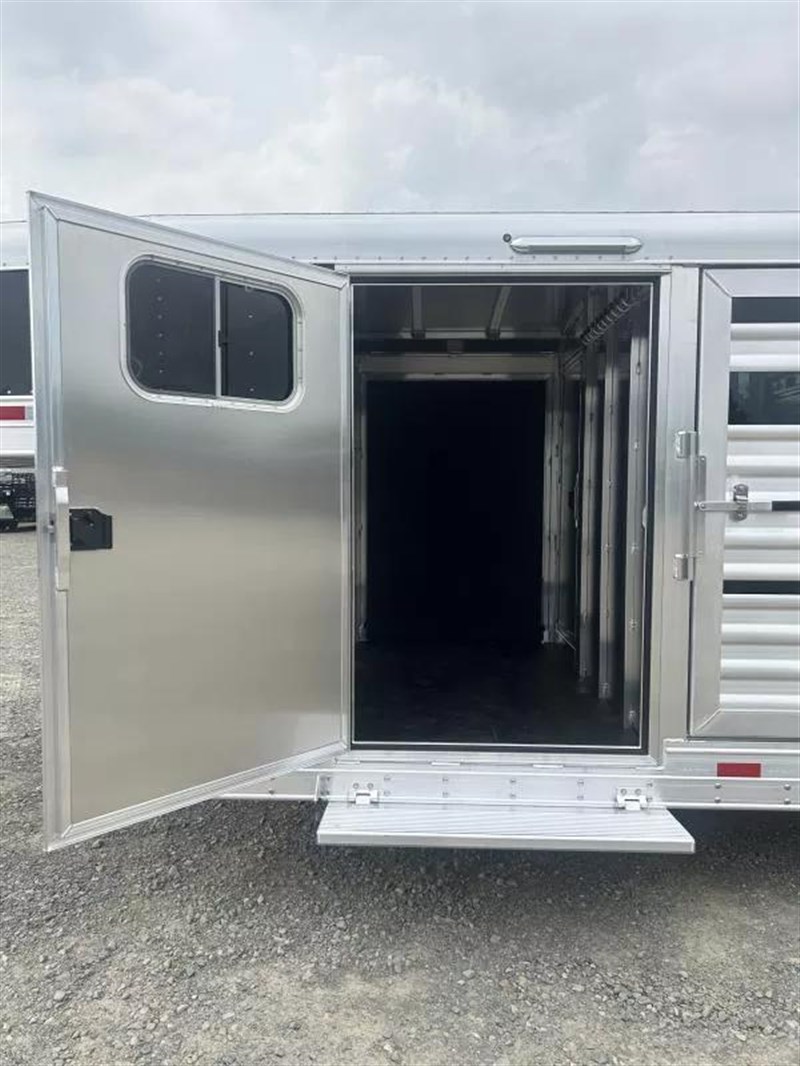 Trailer Photo 18