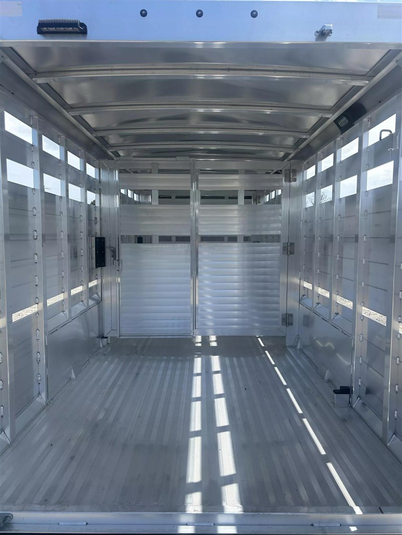 Trailer Photo 6