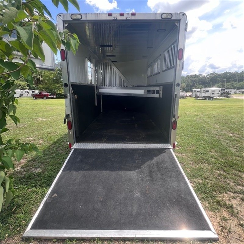 2019 Jamco 3 horse gooseneck slantload trailer