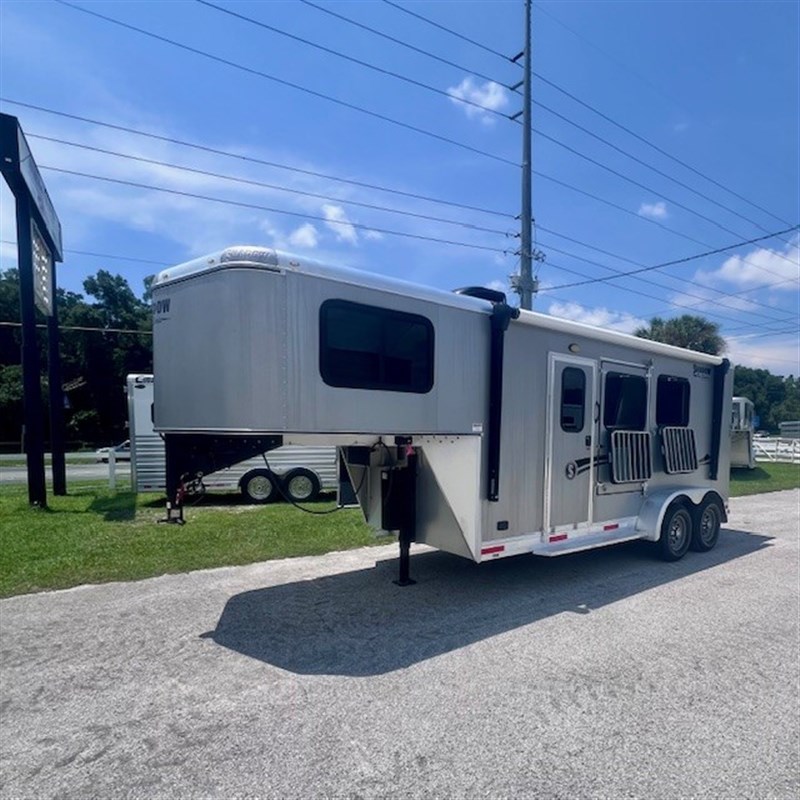 2019 Shadow 2 horse weekender gooseneck trailer