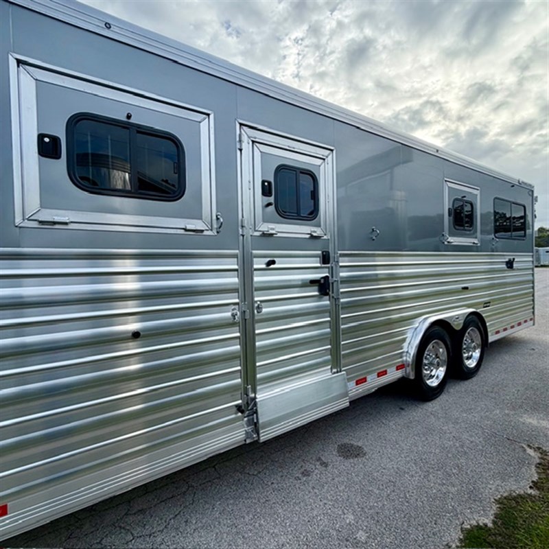 Trailer Photo 8
