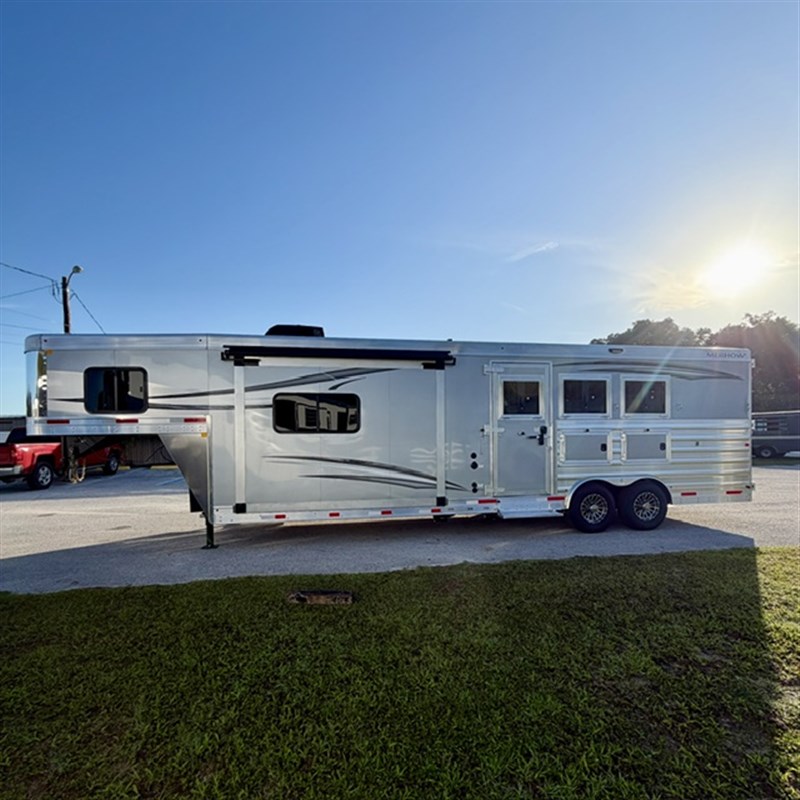 2026 Merhow 3 horse 12'8 living quarters - 8' wide