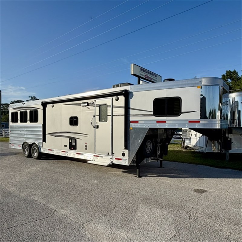 2026 Merhow 3 horse 12'8 living quarters - 8' wide