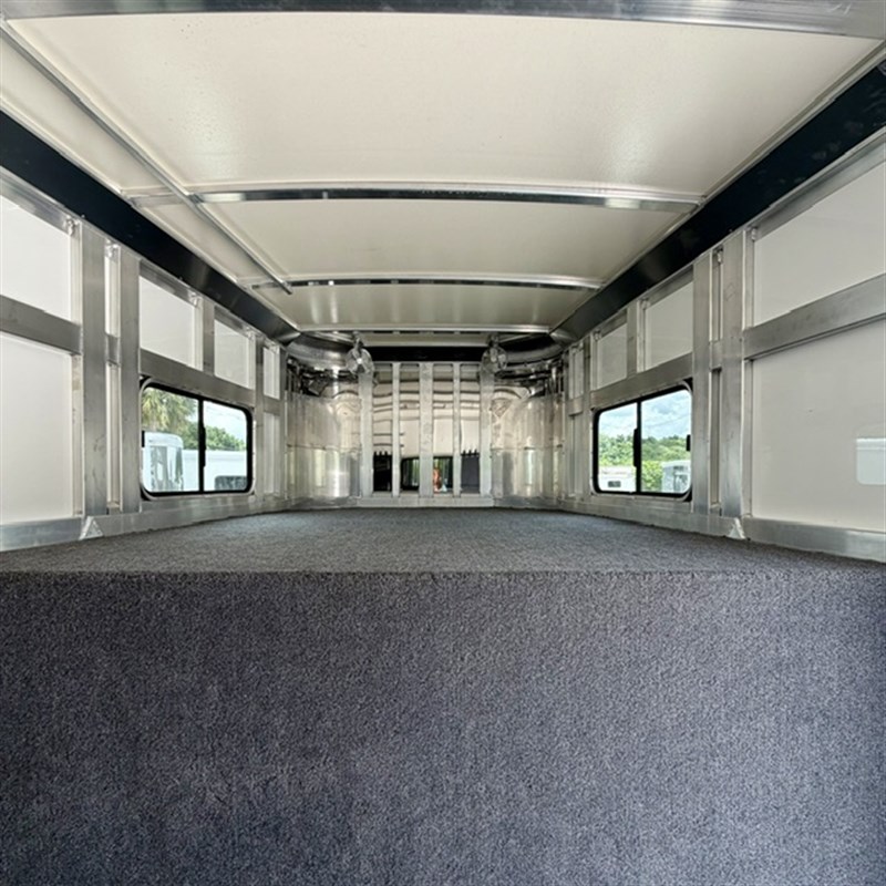 Trailer Photo 21