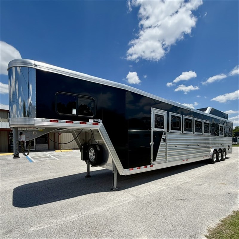 2025 Cimarron norstar 7h (5 slant stalls + 2 straight stalls) gn