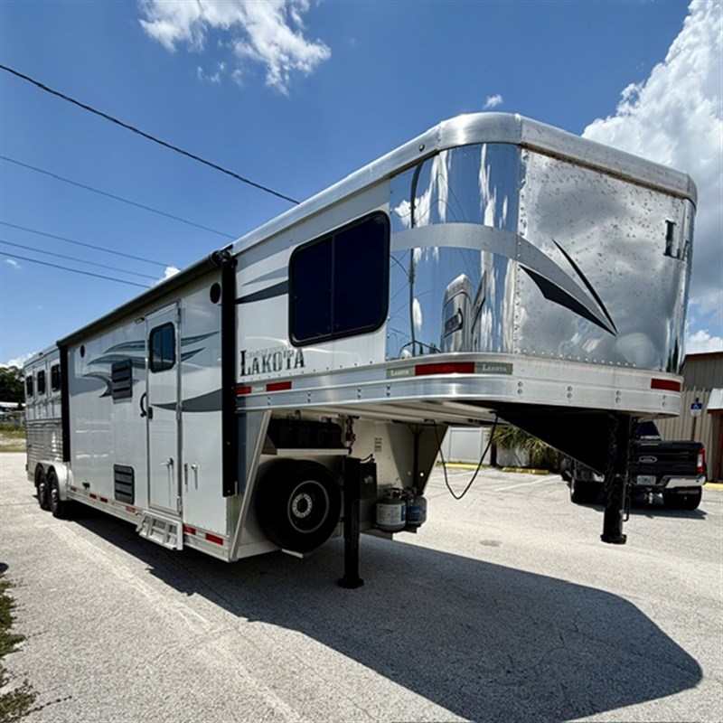 Trailer Photo 11