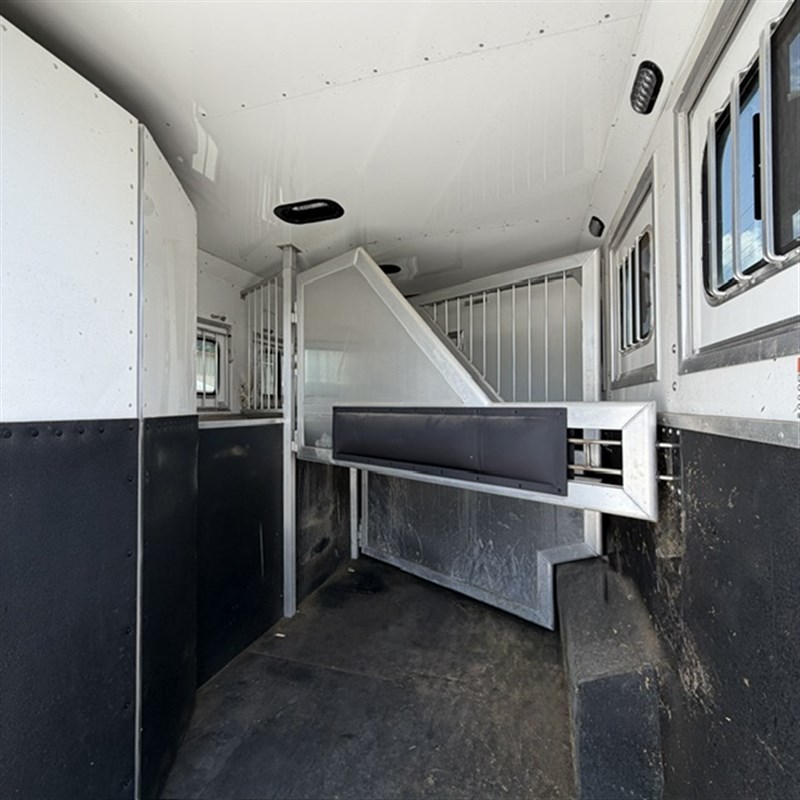 Trailer Photo 7