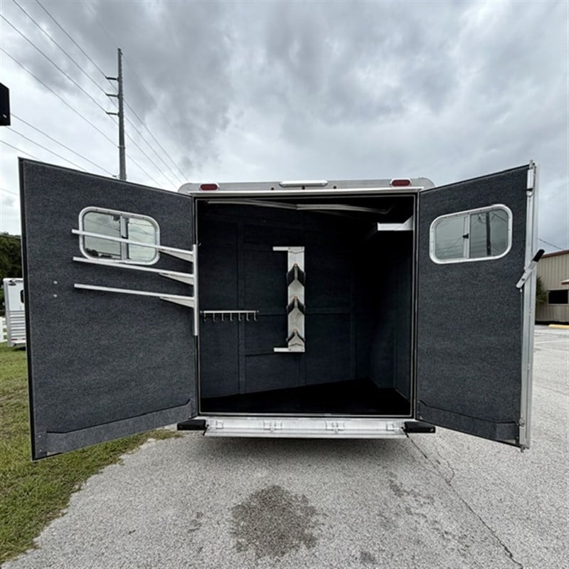Trailer Photo 11