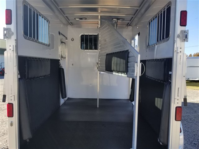 Trailer Photo 10